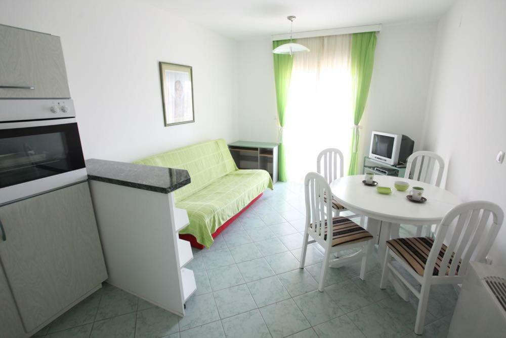 Vila Smirna Sveti Filip i Jakov Exterior foto